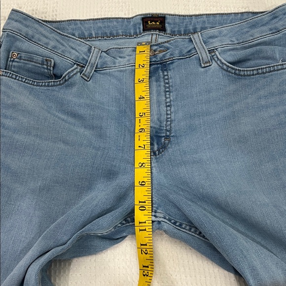 Lee Women's Light Blue Jeans, Size 14P - Picture 4 of 8